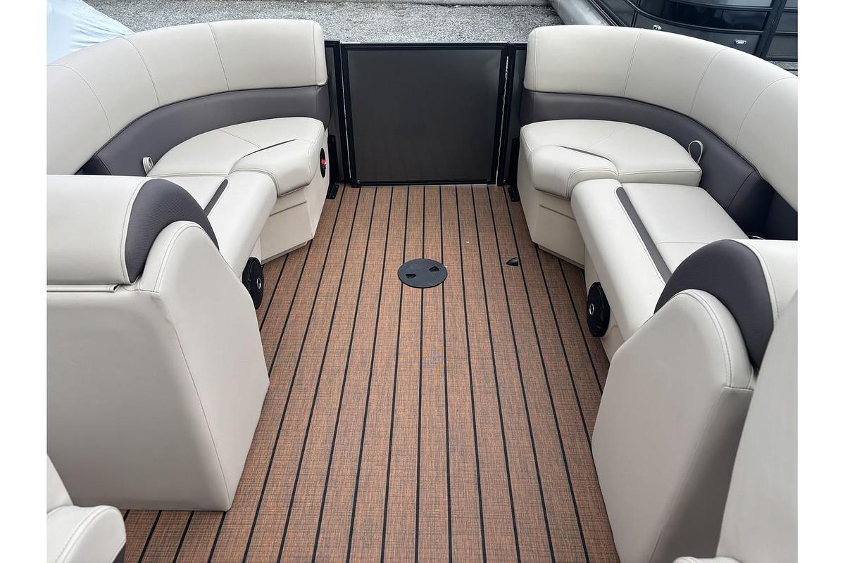 2026 Bentley Pontoons Legacy 220 DL Navigator
