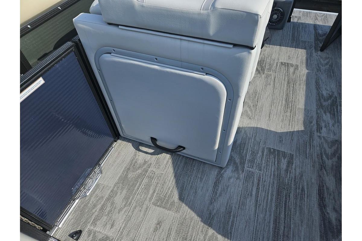 2024 Crest Pontoons Classic LX 220SLC CPT