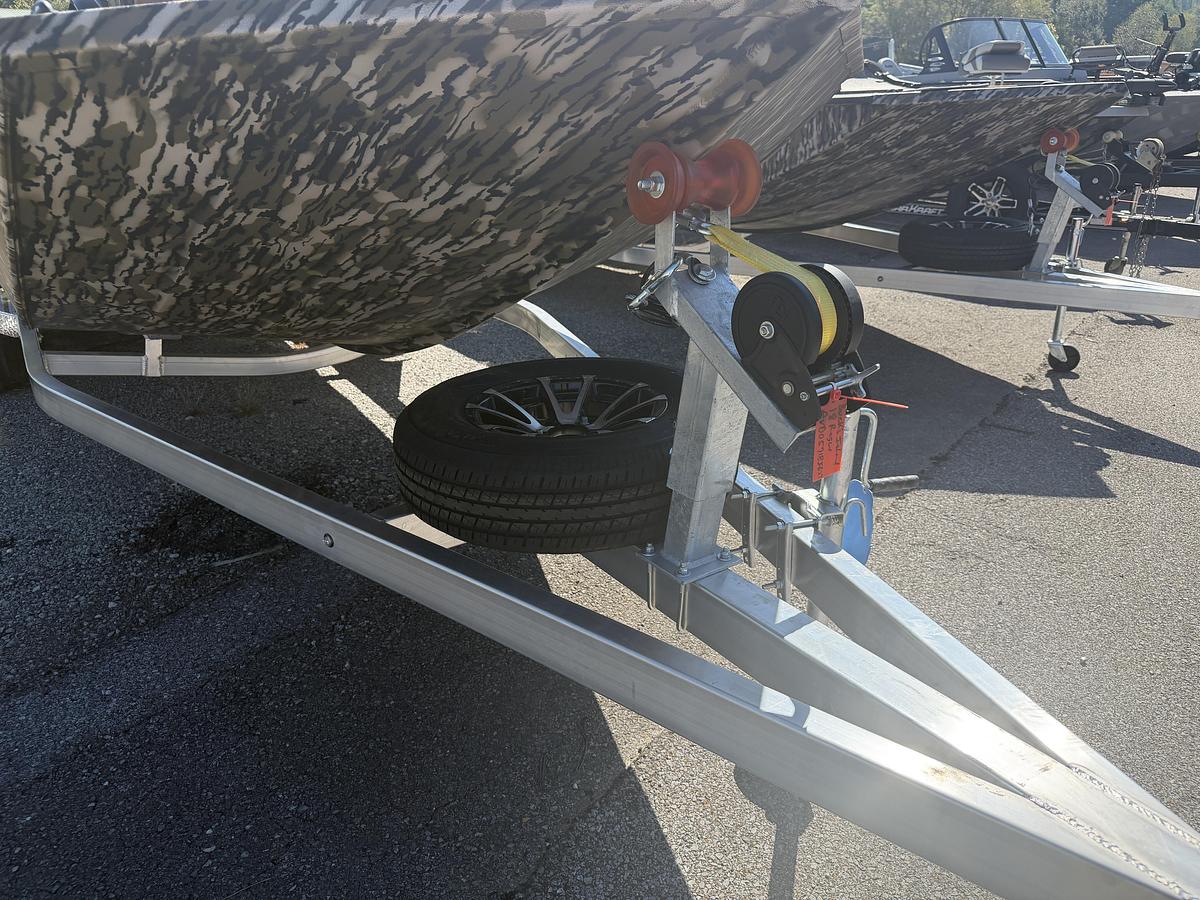 2027 Avid Boats 18CC Rogue