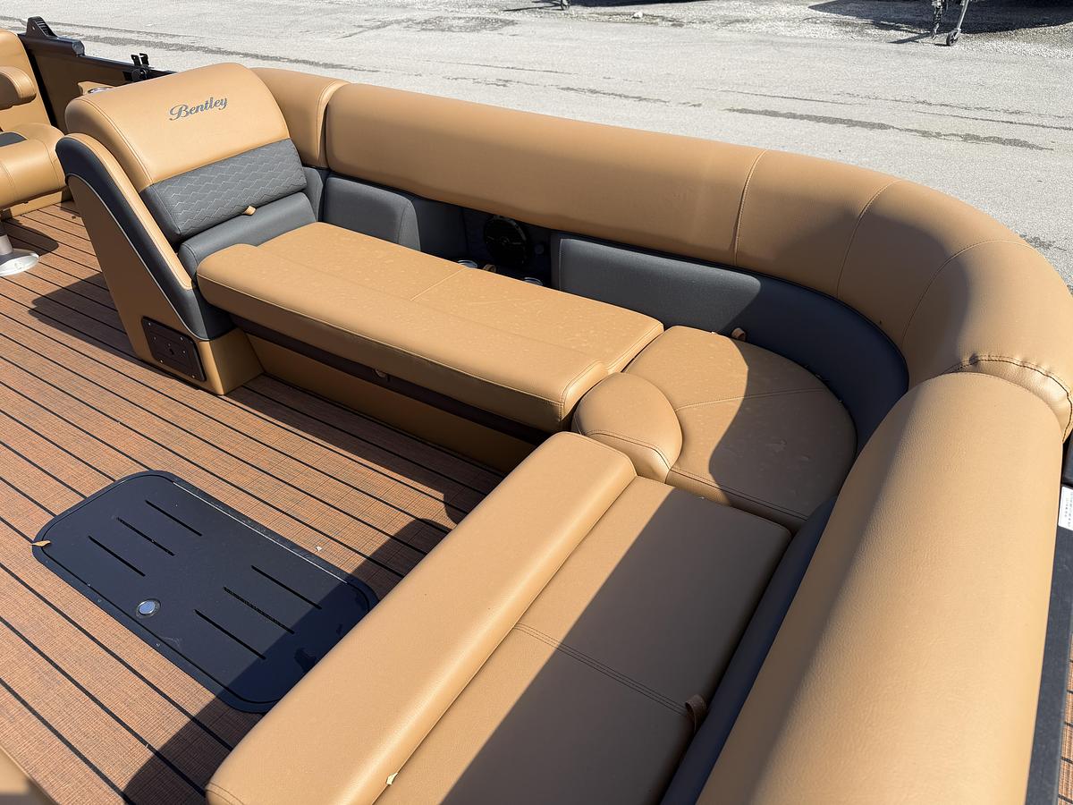2026 Bentley Pontoons Elite 253 Admiral