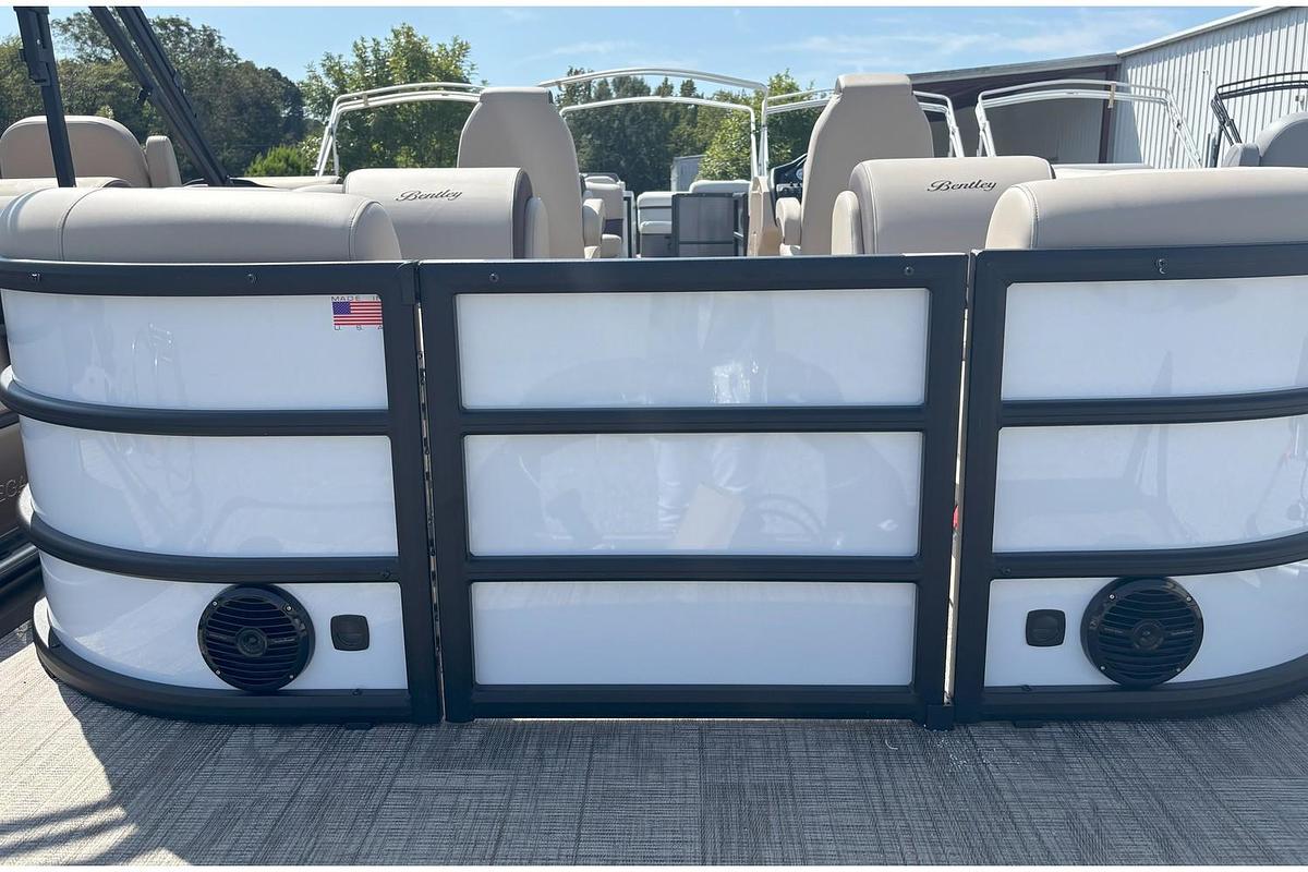2026 Bentley Pontoons Legacy 223 Navigator