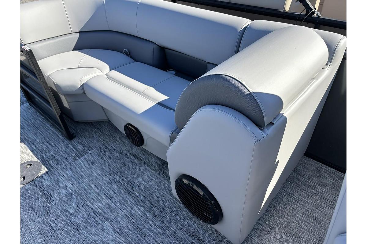 2026 Bentley Pontoons Legacy 223 Navigator