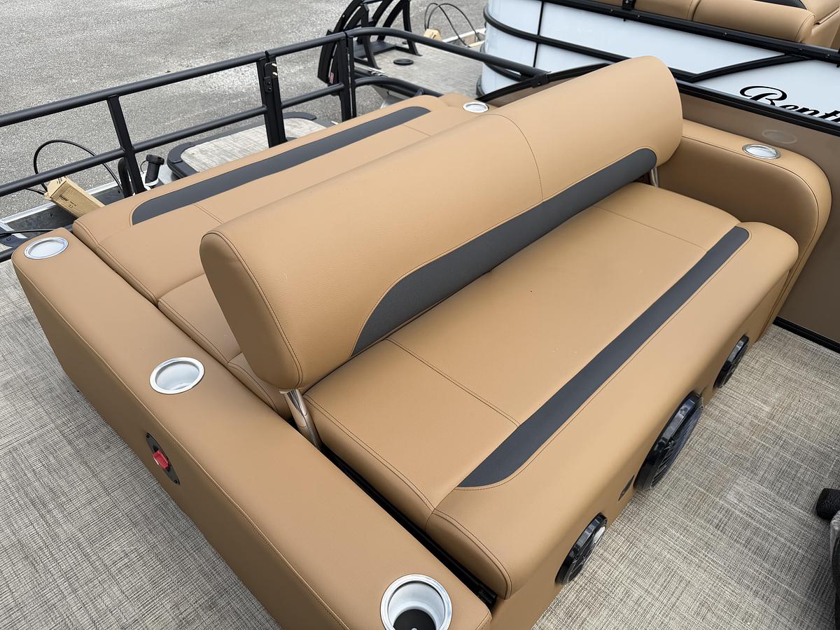 2027 Bentley Pontoons Legacy 223 Swingback