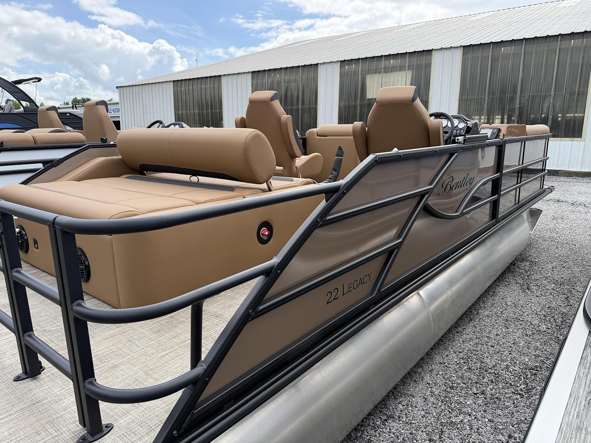 2027 Bentley Pontoons Legacy 223 Swingback