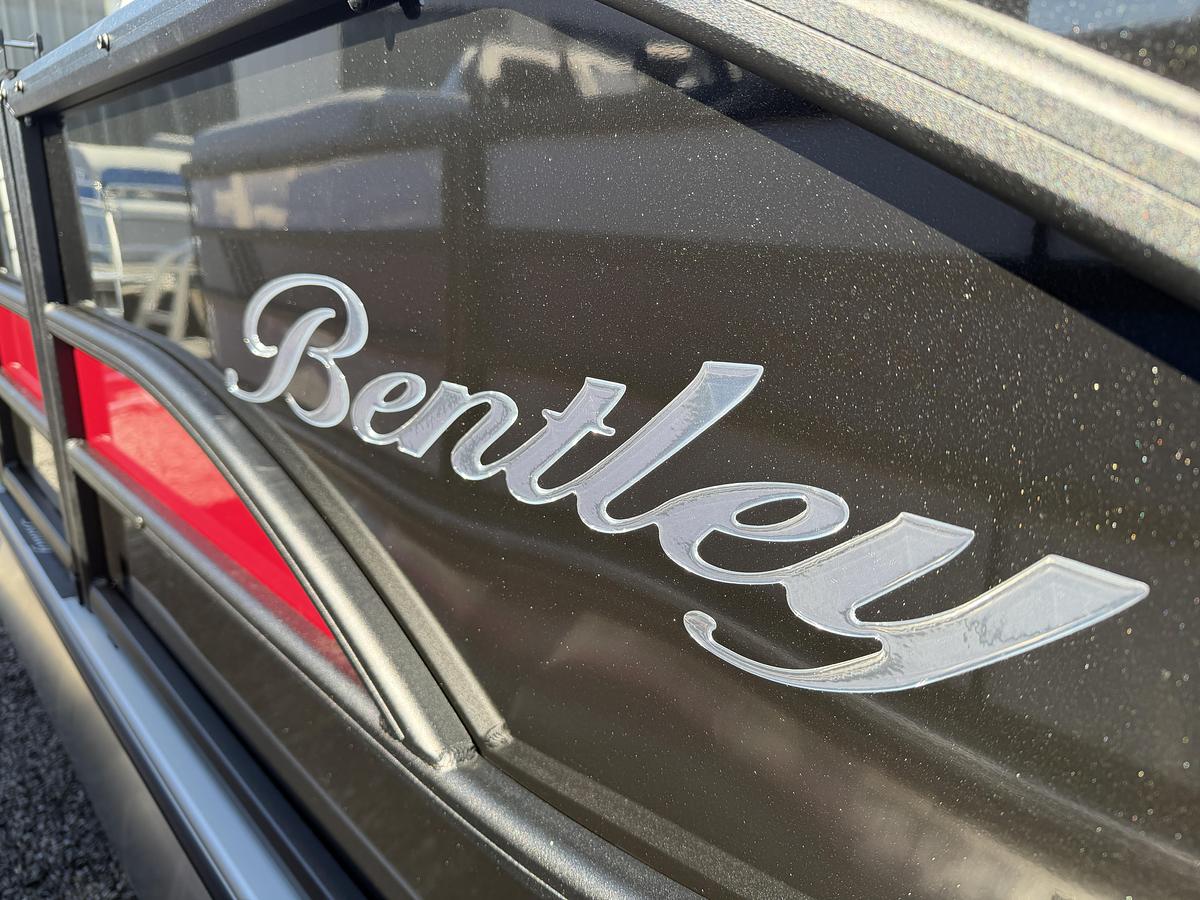 2026 Bentley Pontoons Legacy 200 Cruise