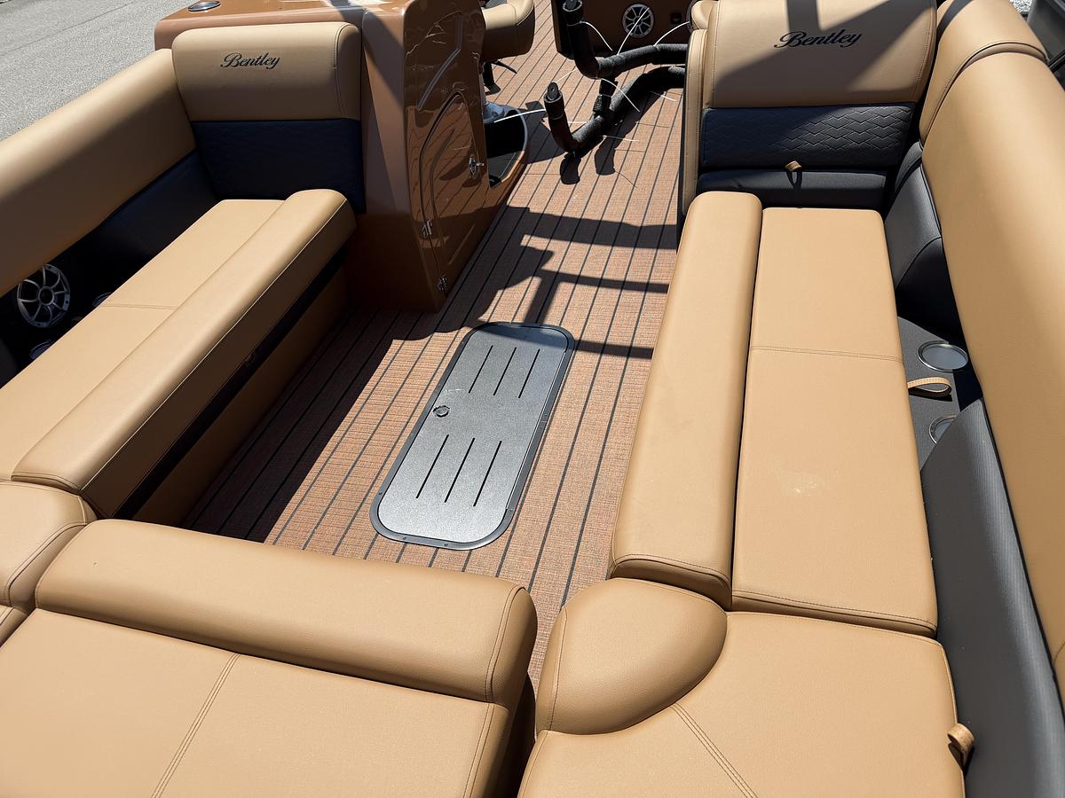2027 Bentley Pontoons Elite 253 Swingback DC