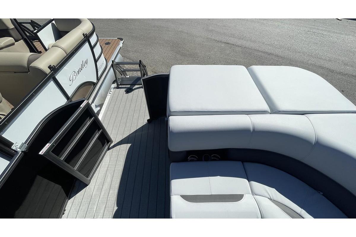 2024 Bentley Pontoons Legacy 200 Cruise