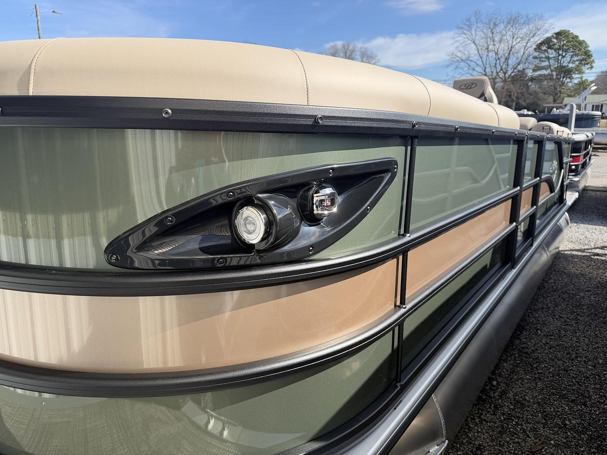 2026 Bentley Pontoons Legacy 223 Navigator