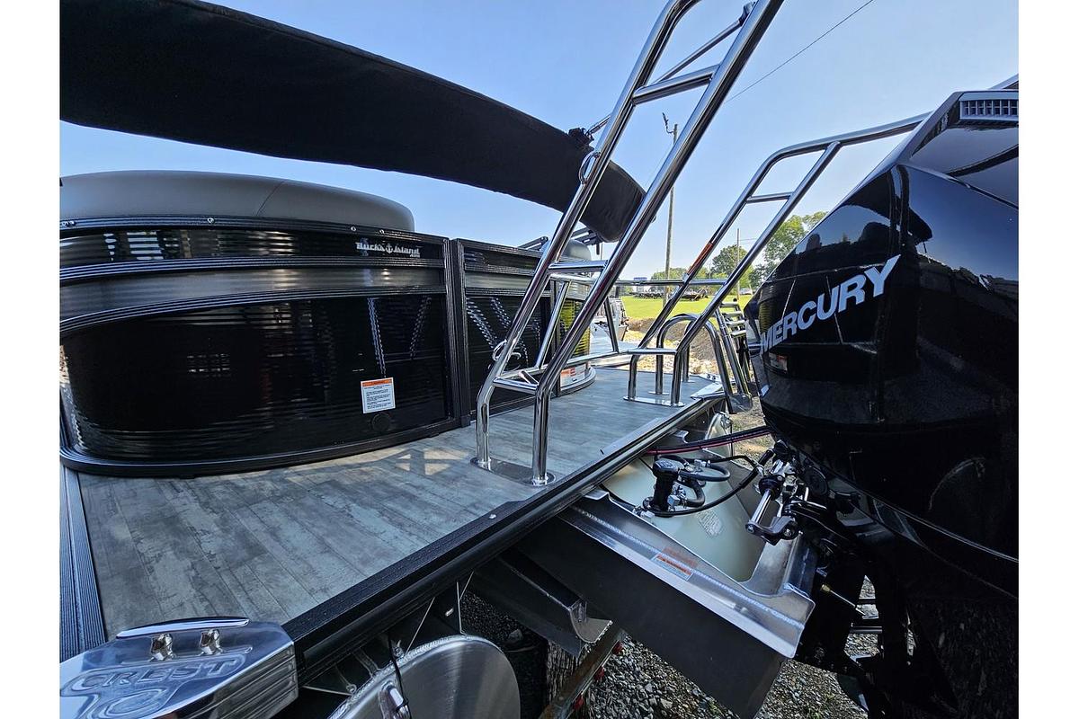 2023 Crest Pontoons Classic Platinum 240SLC CPT DLX