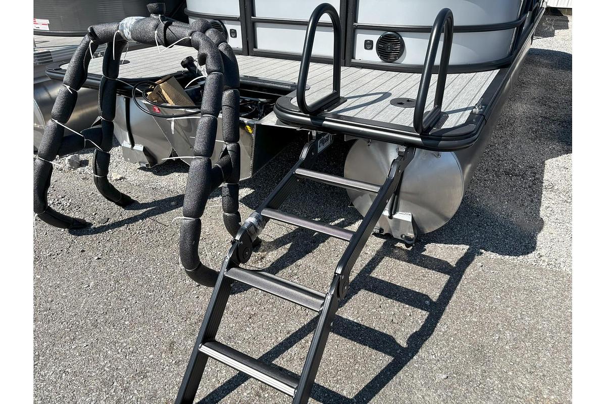 2026 Bentley Pontoons Legacy 223 Navigator