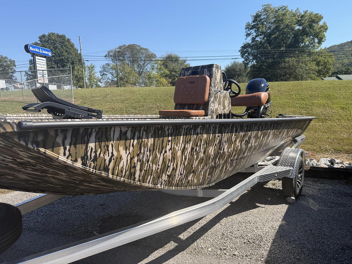 2027 Avid Boats 18CC Rogue