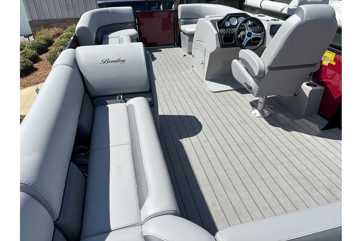 2025 Bentley Pontoons Legacy 203XL