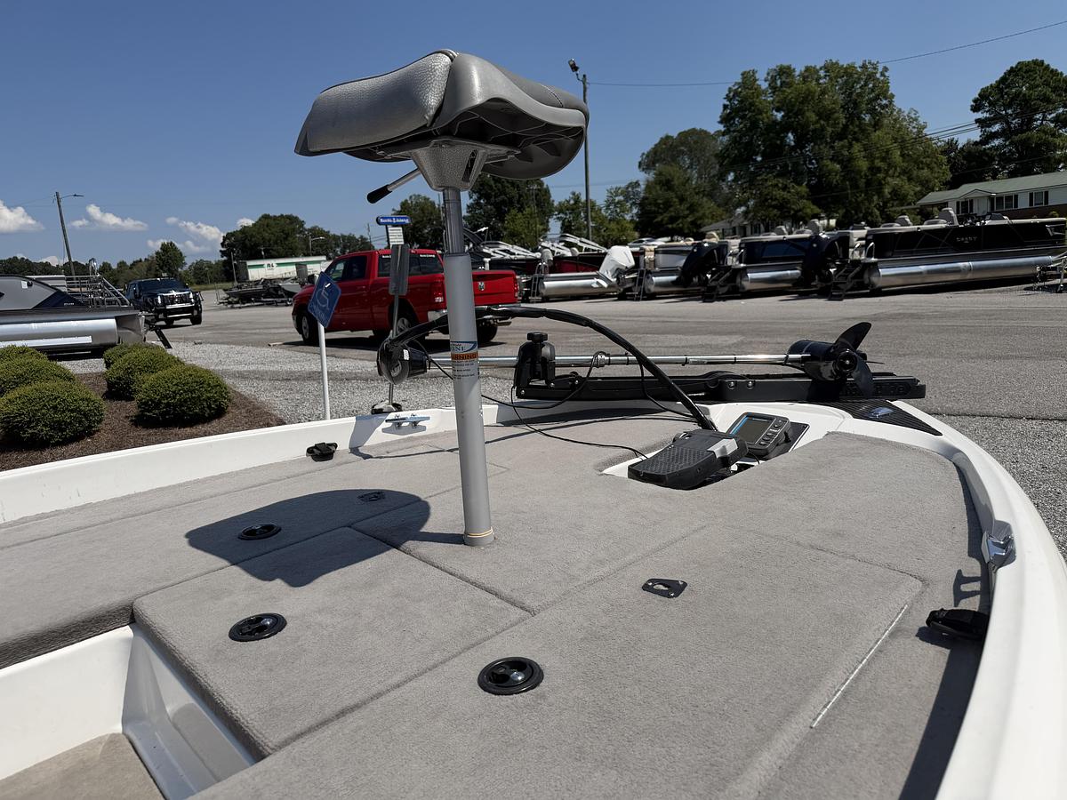 Used 2008 Triton Boats 17 Explorer