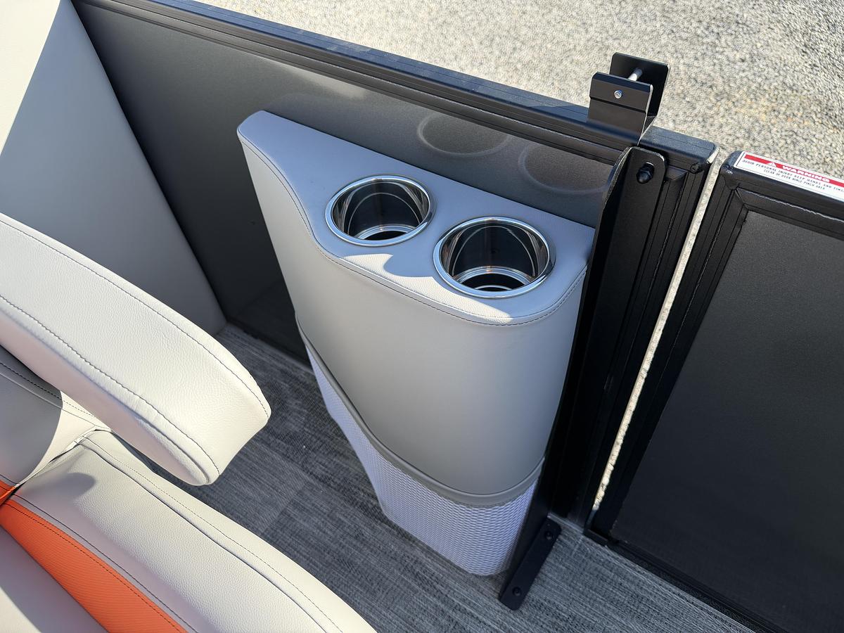 2026 Bentley Pontoons Legacy 200 Navigator