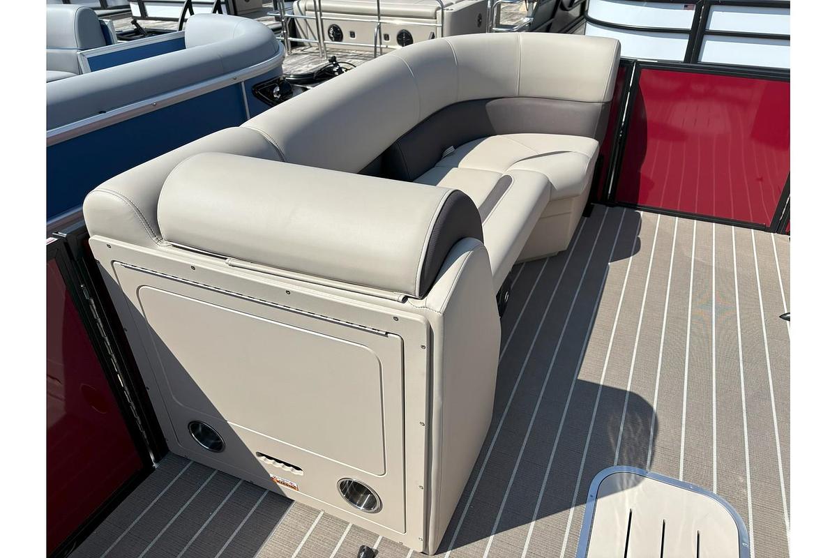 2026 Bentley Pontoons Legacy 223 Swingback