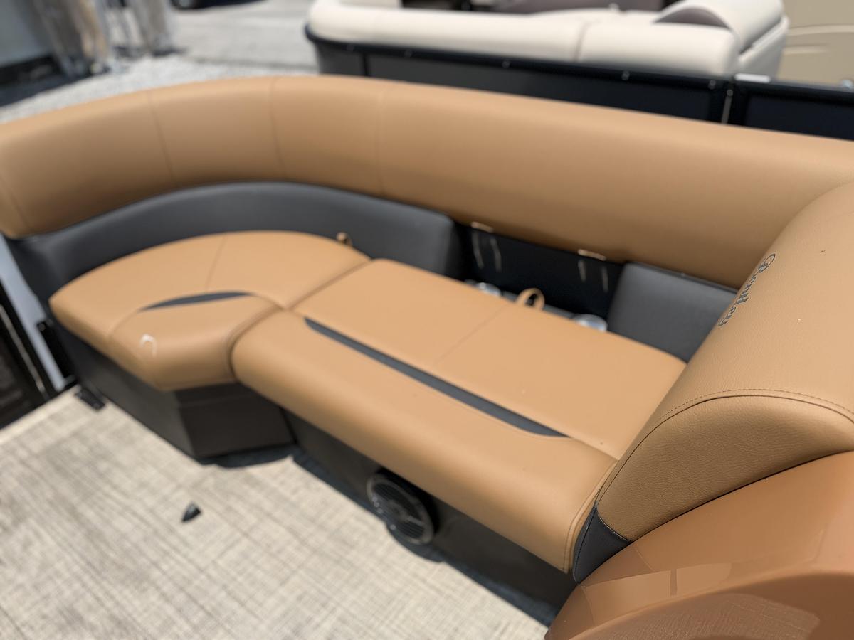 2027 Bentley Pontoons Legacy 223 Swingback