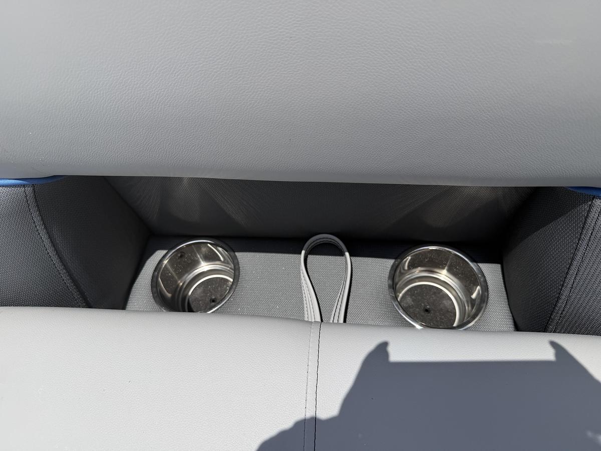 2027 Bentley Pontoons Bolt 203