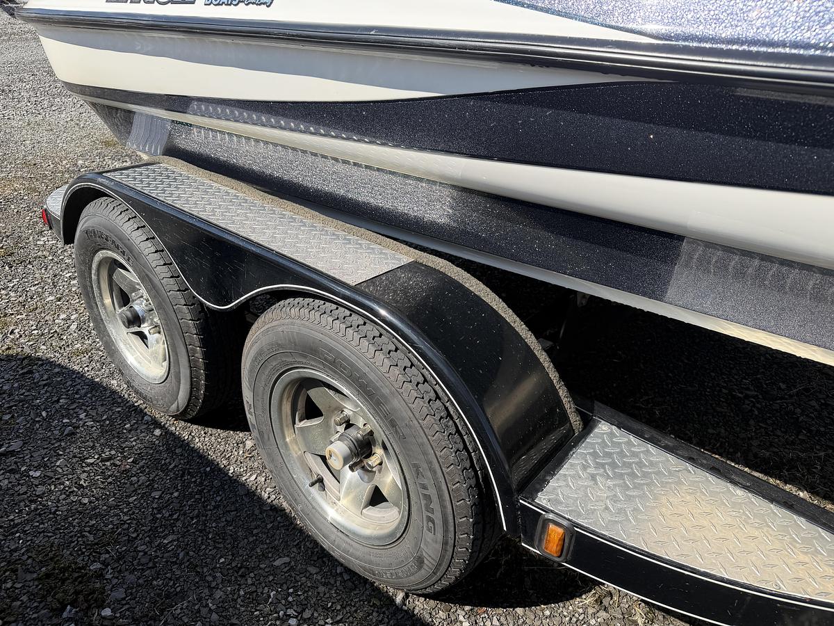 Used 2004 Triton Boats TR196