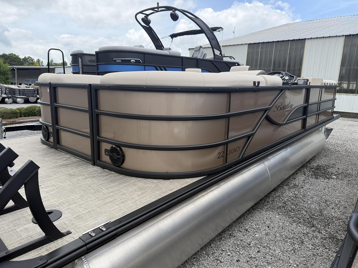 2027 Bentley Pontoons Legacy 223 Navigator