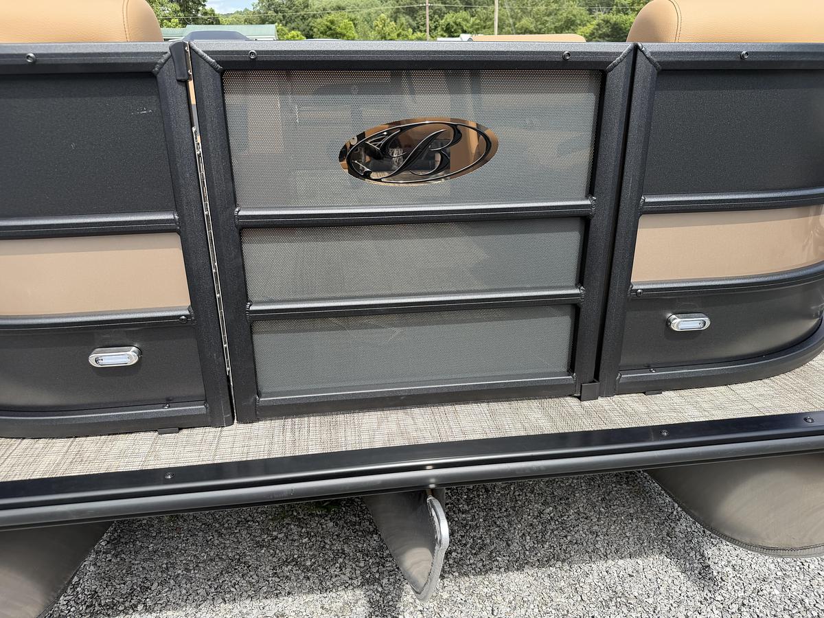2027 Bentley Pontoons Legacy 223 Swingback