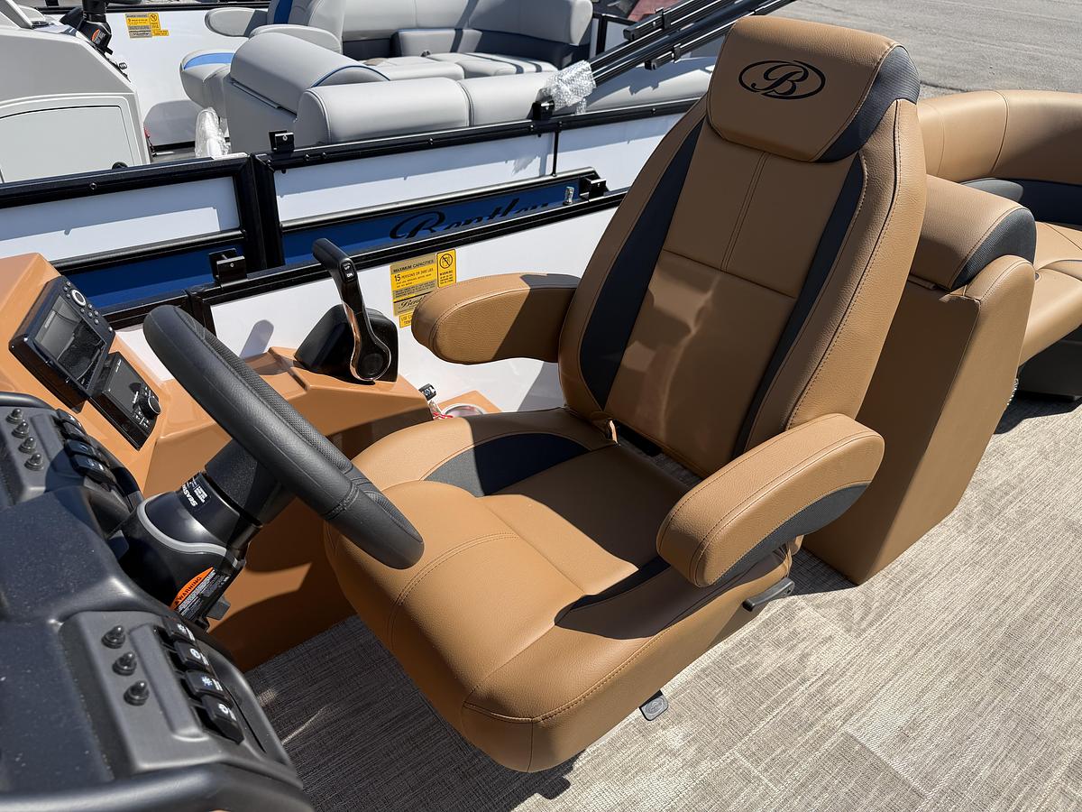 2026 Bentley Pontoons Legacy 223 Navigator