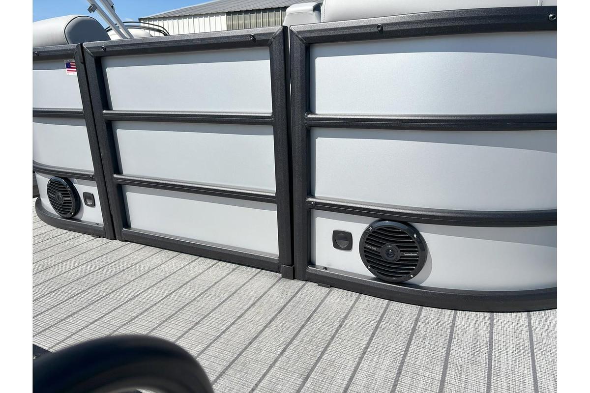 2026 Bentley Pontoons Legacy 223 Navigator