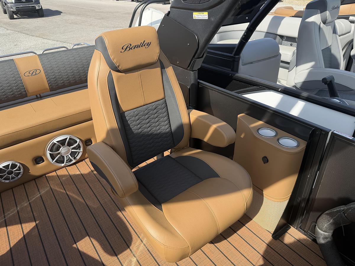 2026 Bentley Pontoons Elite 253 DC Swingback