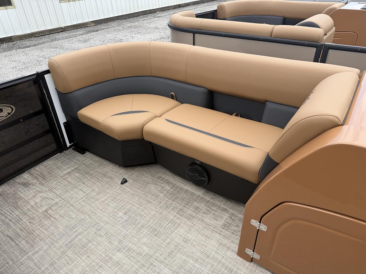 2027 Bentley Pontoons Legacy 223 Navigator