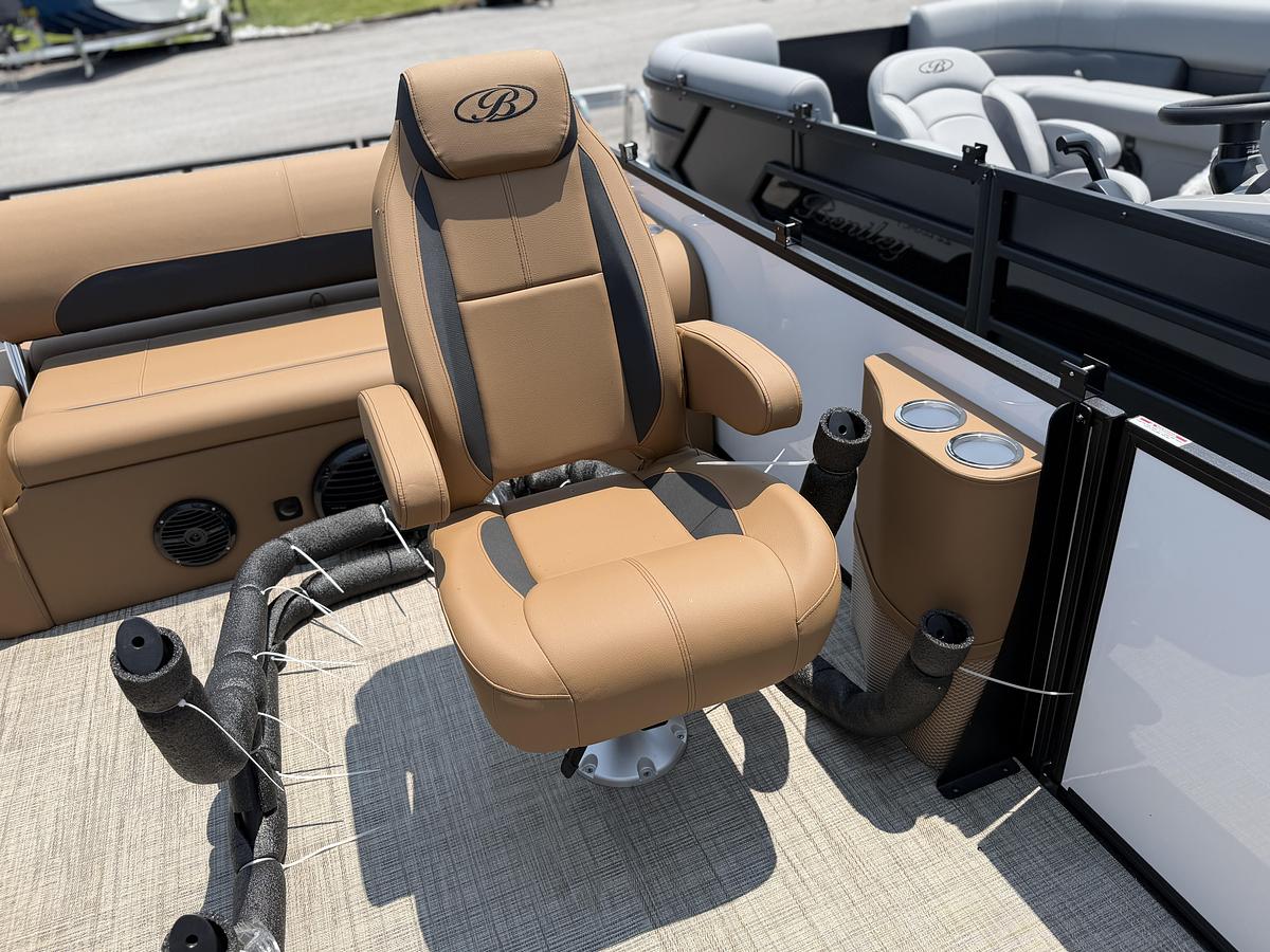 2027 Bentley Pontoons Legacy 223 Swingback