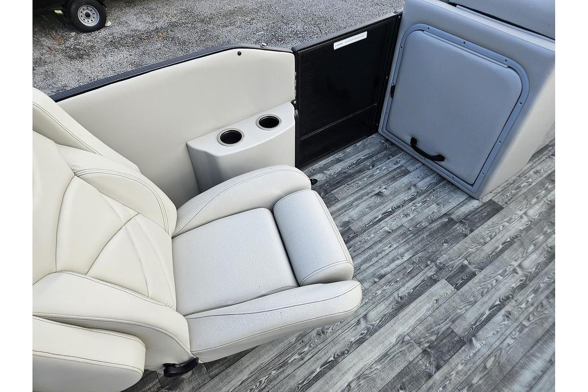 Used 2018 Crest Pontoons Classic 230 CP3