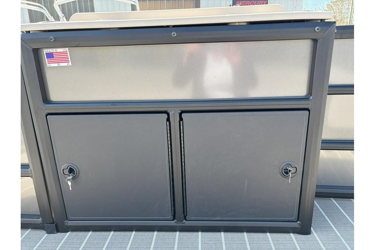 2025 Bentley Pontoons 200FNC