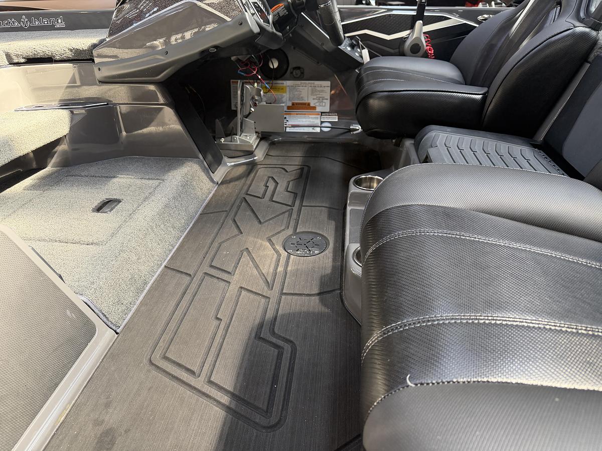 Used 2025  Skeeter FXR21LE - Buck's Island Demo