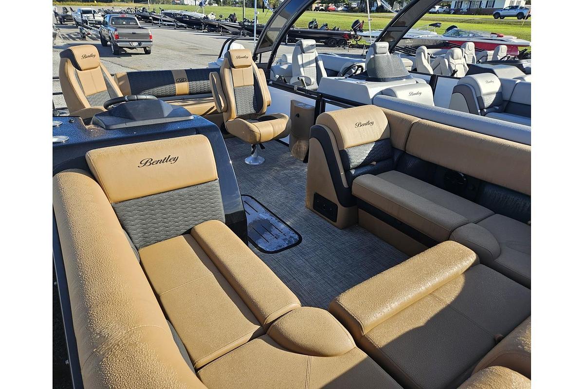 2026 Bentley Pontoons Elite 223 Swingback DC