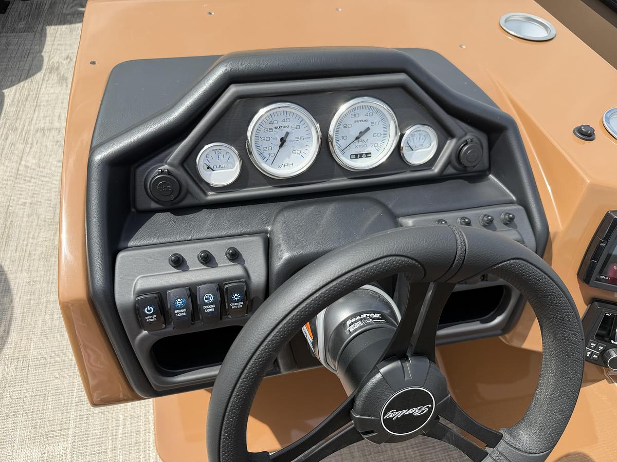 2027 Bentley Pontoons Legacy 223 Swingback