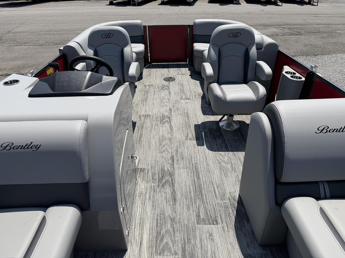 2027 Bentley Pontoons Legacy 200 Navigator