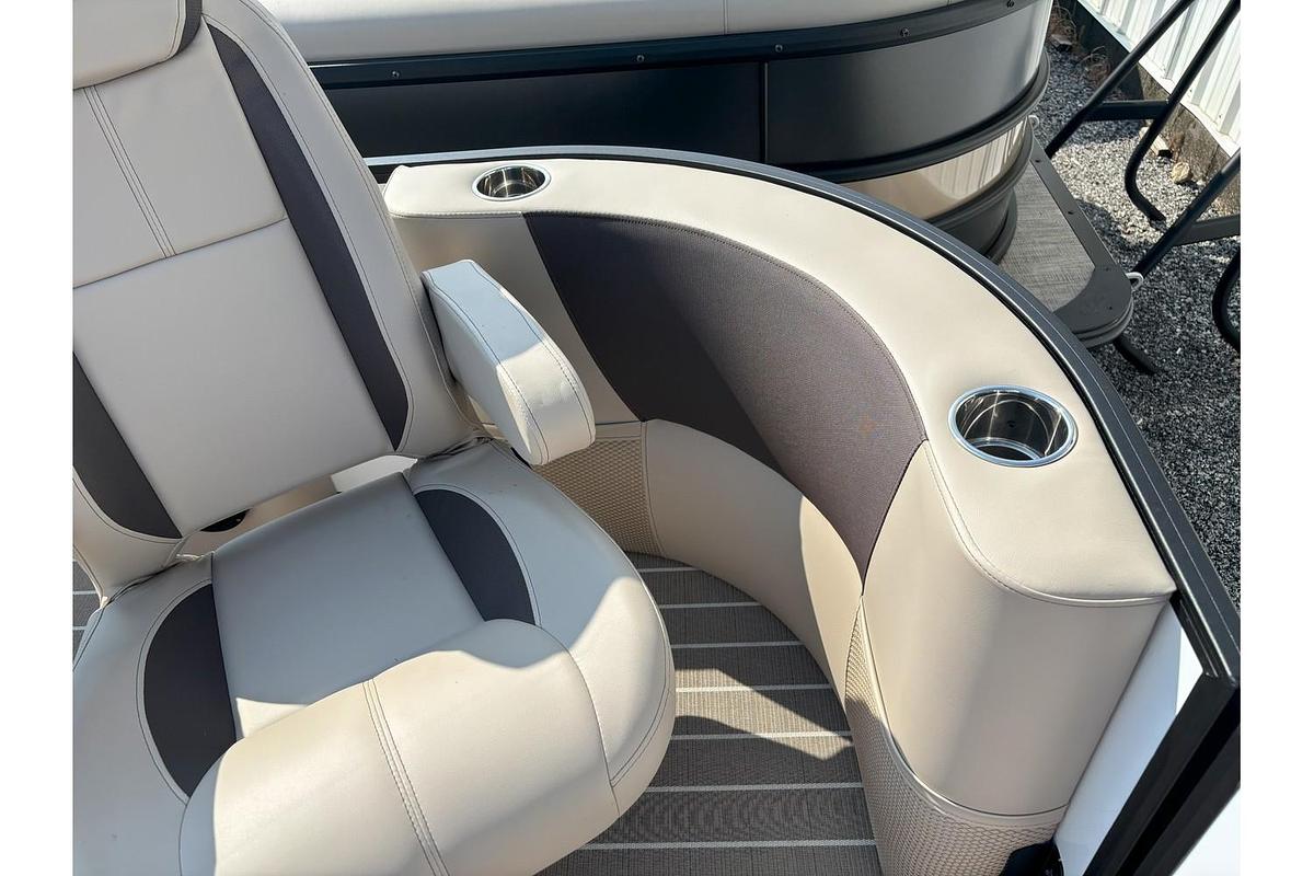 2026 Bentley Pontoons Legacy 223 DL Navigator