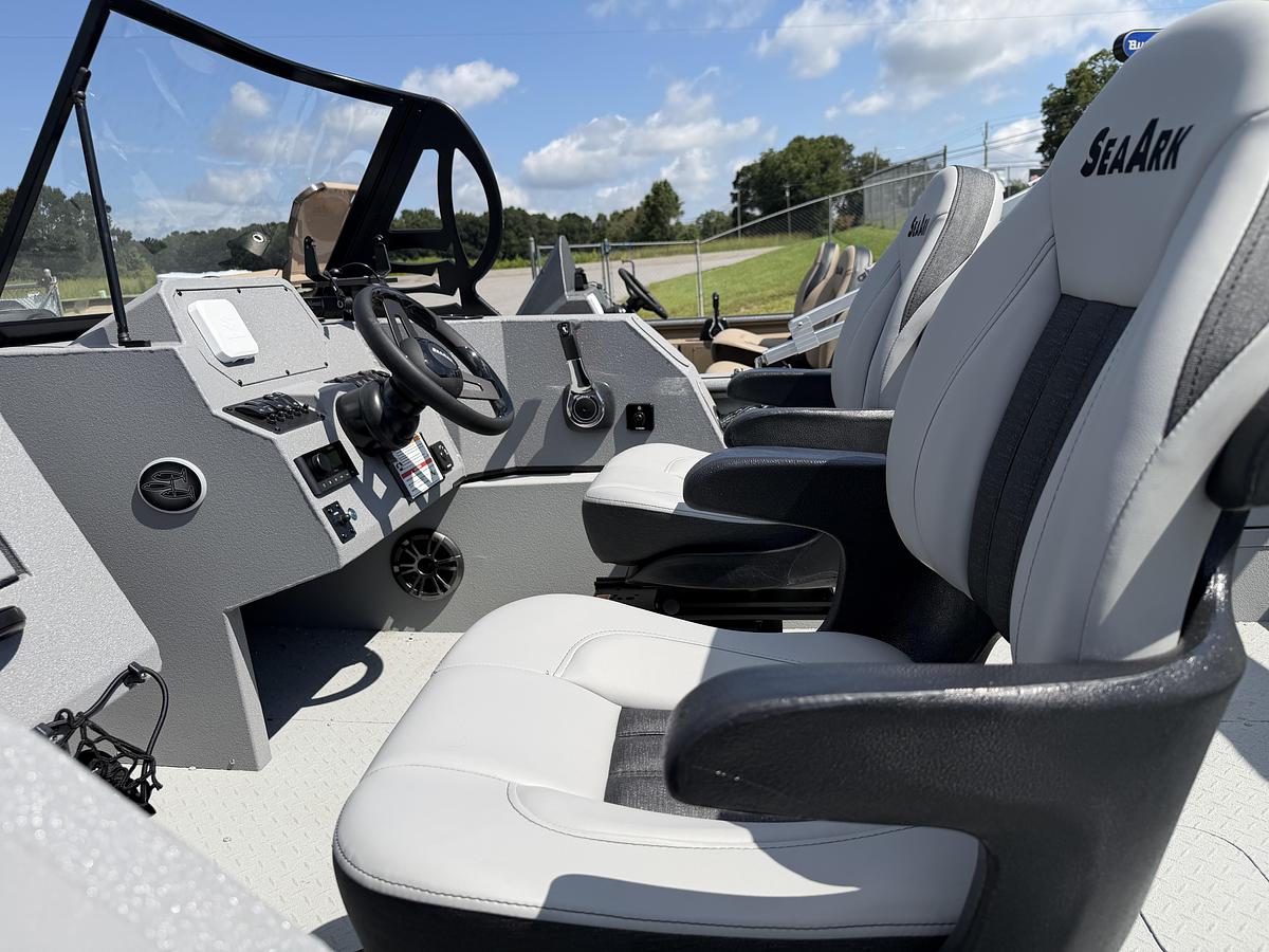 2027 SeaArk ProCat 200
