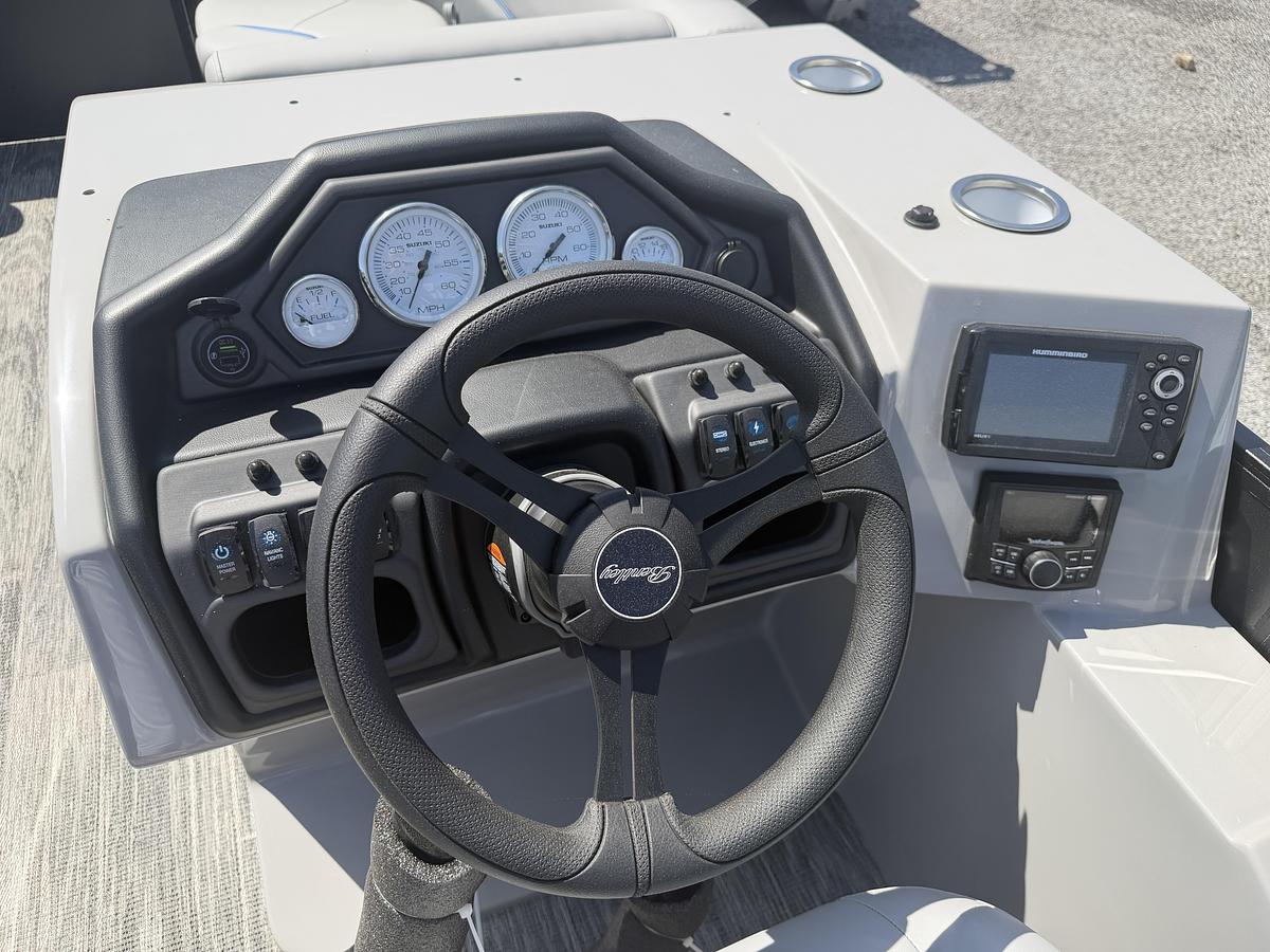 2026 Bentley Pontoons Legacy 223 Navigator