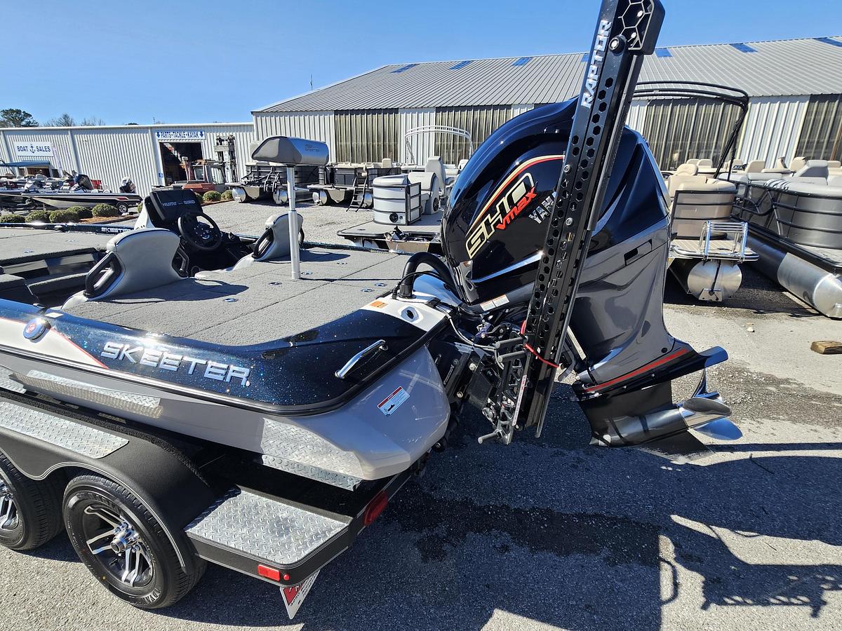 Used Used 2022 Skeeter ZXE21 powered by Yamaha VF250LB. 2022 Skeeter Tandem Axle Trailer.