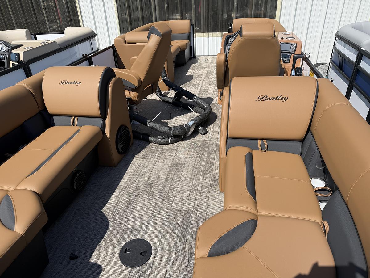 2026 Bentley Pontoons Legacy 223 Navigator