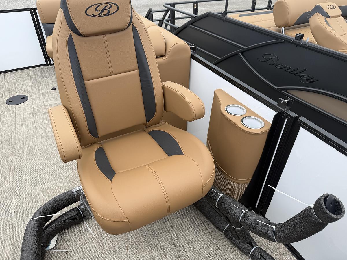2027 Bentley Pontoons Legacy 223 Navigator