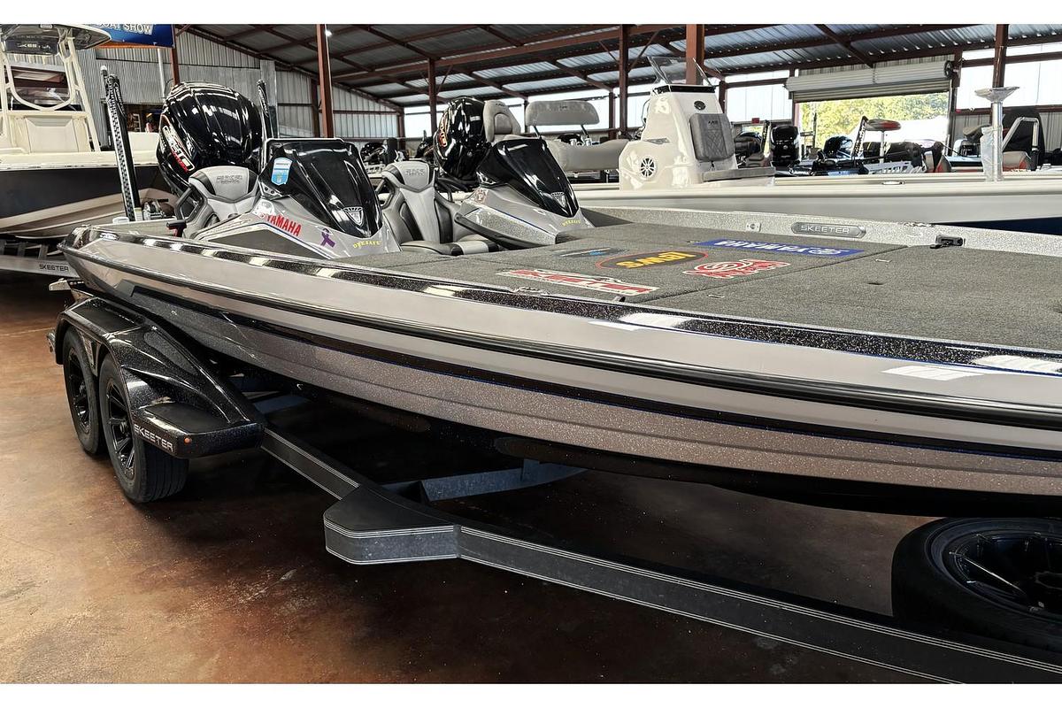 Used 2025 Skeeter FXR21 DUAL CONSOLE