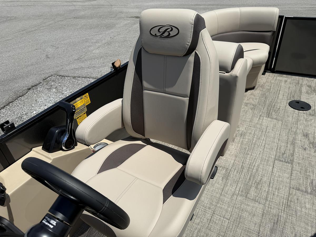 2027 Bentley Pontoons Legacy 223 Navigator