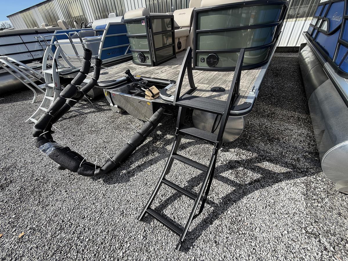 2026 Bentley Pontoons Legacy 223 Navigator