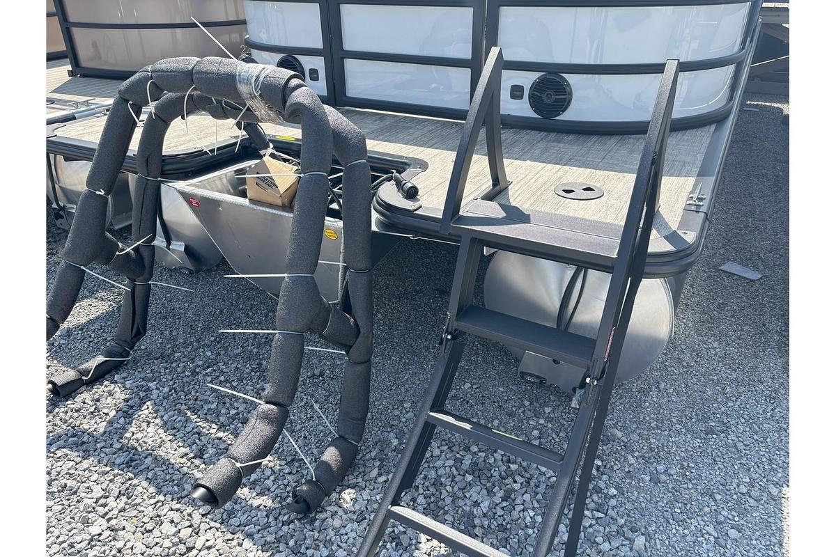 2026 Bentley Pontoons Legacy 223 Navigator