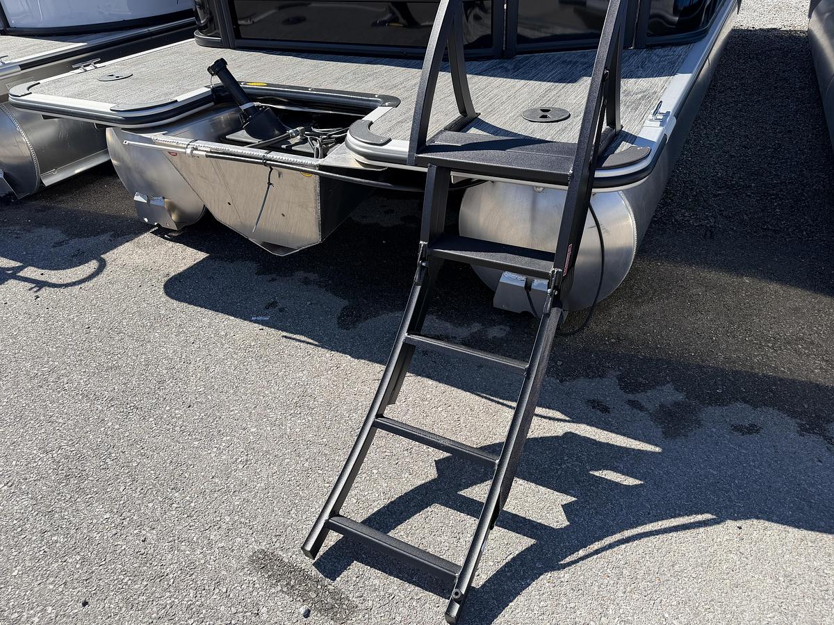 2026 Bentley Pontoons Legacy 200 Cruise