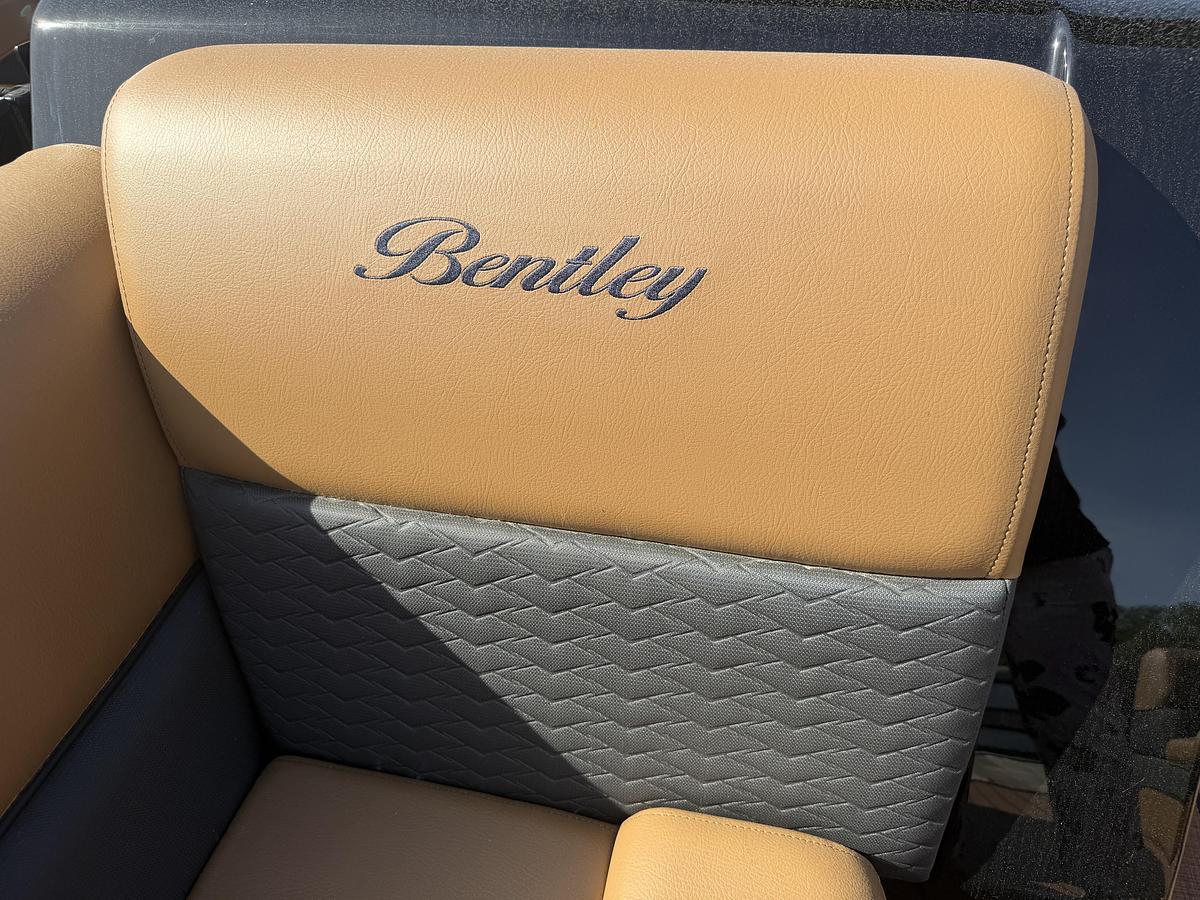 2026 Bentley Pontoons Elite 253 DC Swingback