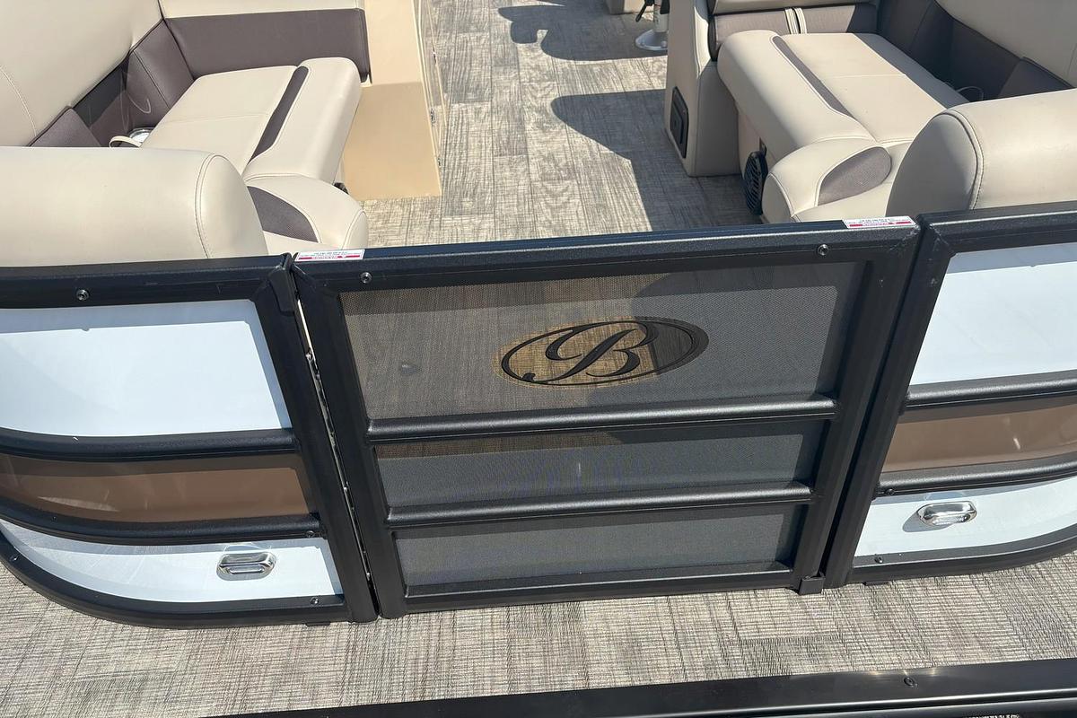 2026 Bentley Pontoons Legacy 223 Navigator