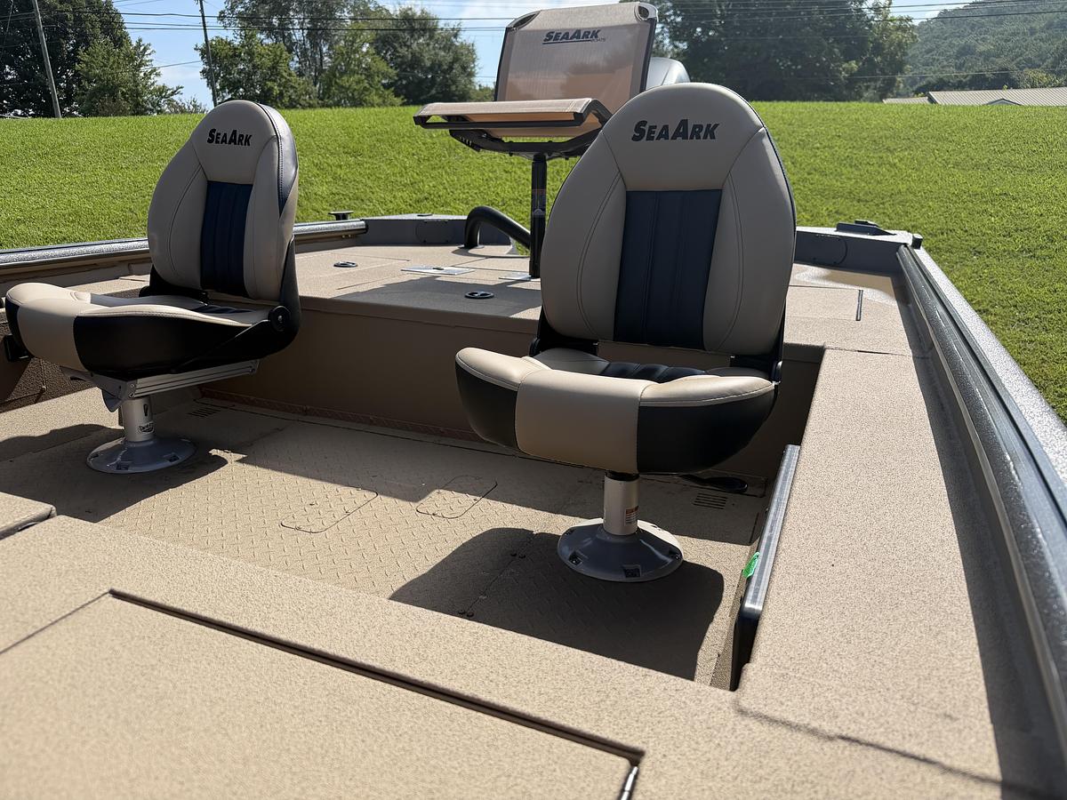 2027 SeaArk Flex 19
