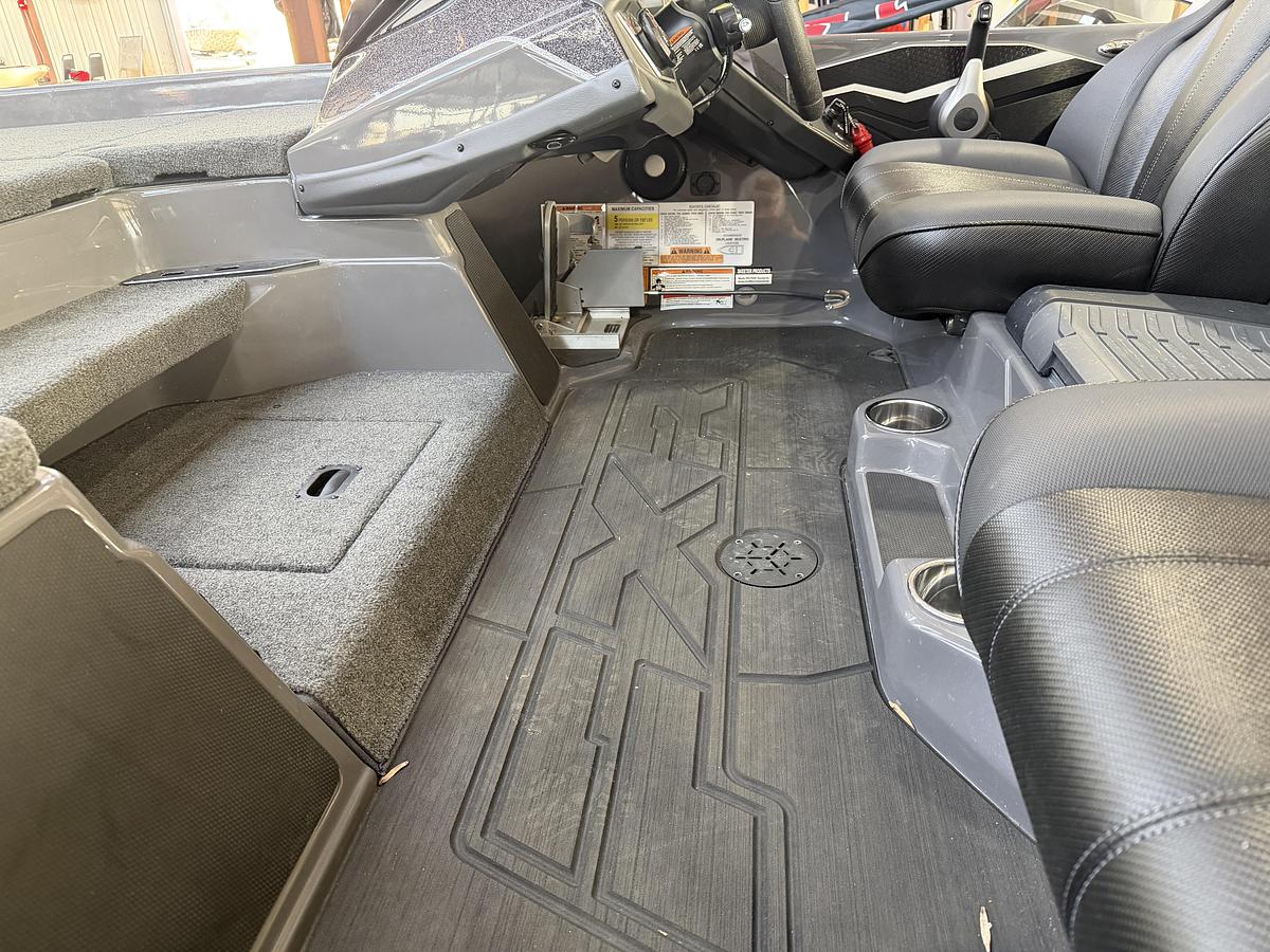 Used 2025 Skeeter FX20LE